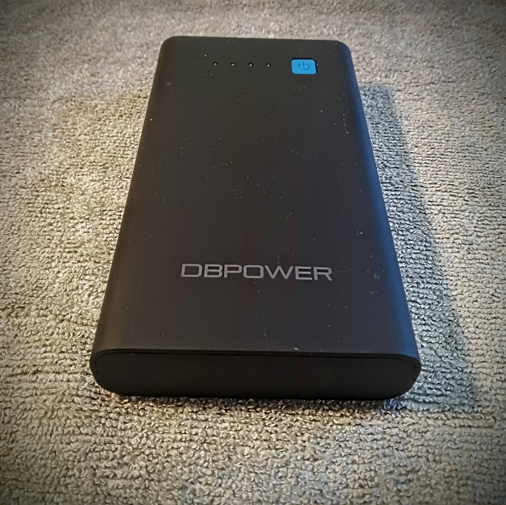 (DB POWER) PORTABLE CAR JUMPSTART AUTO& PHONE POWER BANK